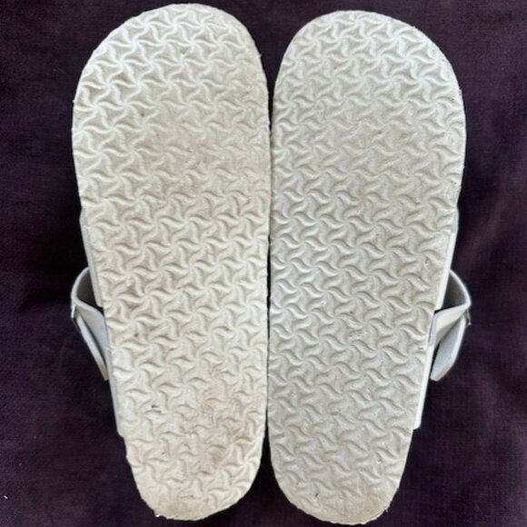 Mudd white strap sandals - Picture 3 of 3